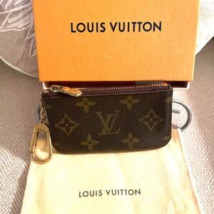 LOUIS VUITTON Monogram Zippy Key Pouch Full Inclusion, Dust Bag & Box